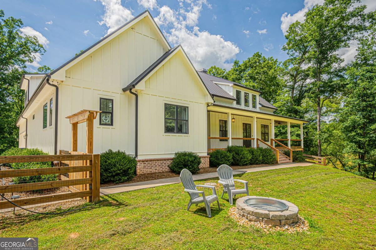2051 Clay Creek Falls Rd — photo