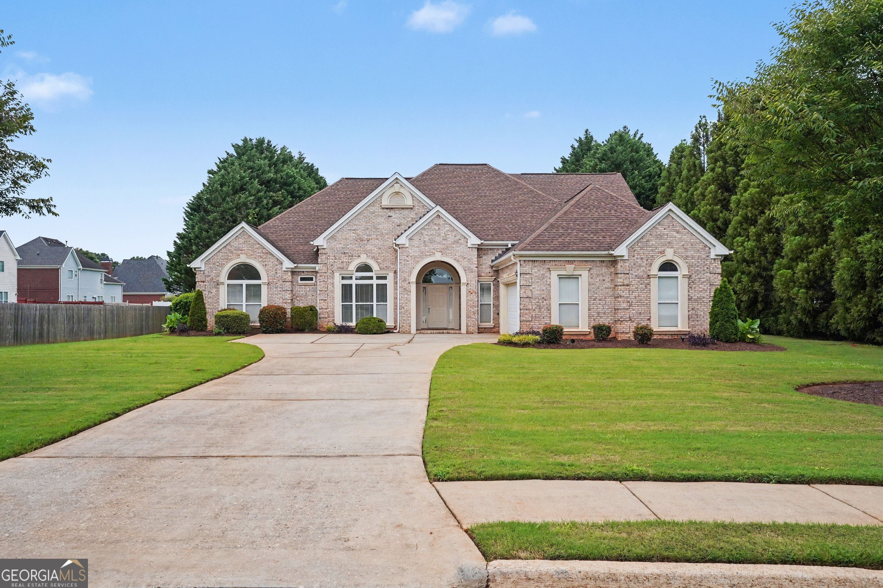 1086 Rowanshyre Cir — photo