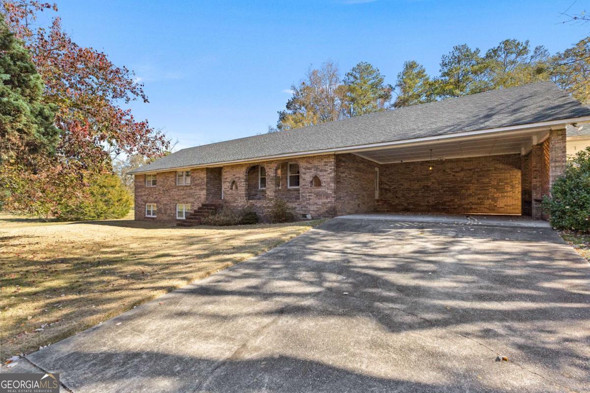 2540 Hannahs Mill Rd & 665 Atwater Rd — photo