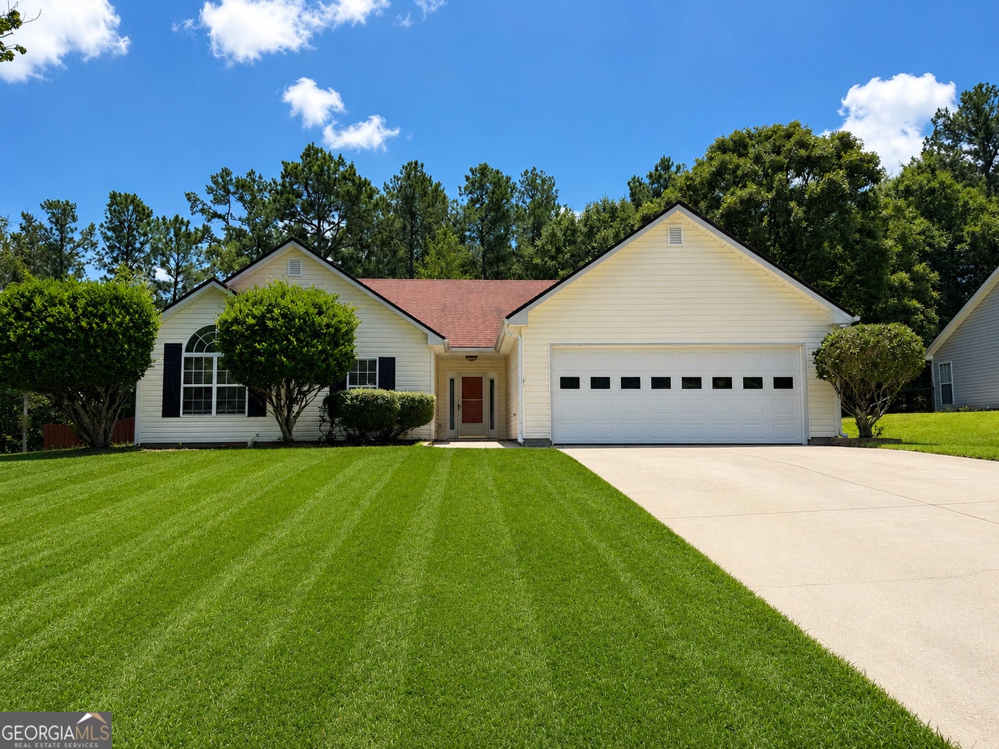 743 Evergreen Dr — photo