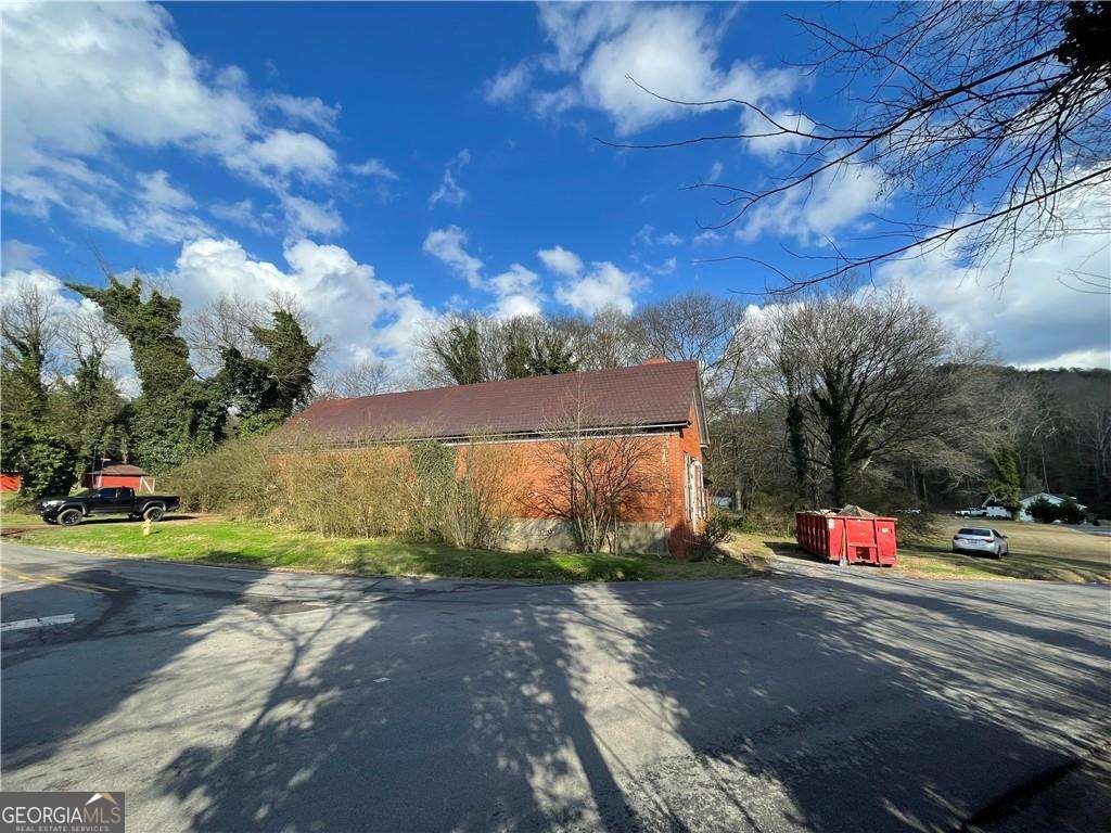 398 New Hermitage Rd NE — photo
