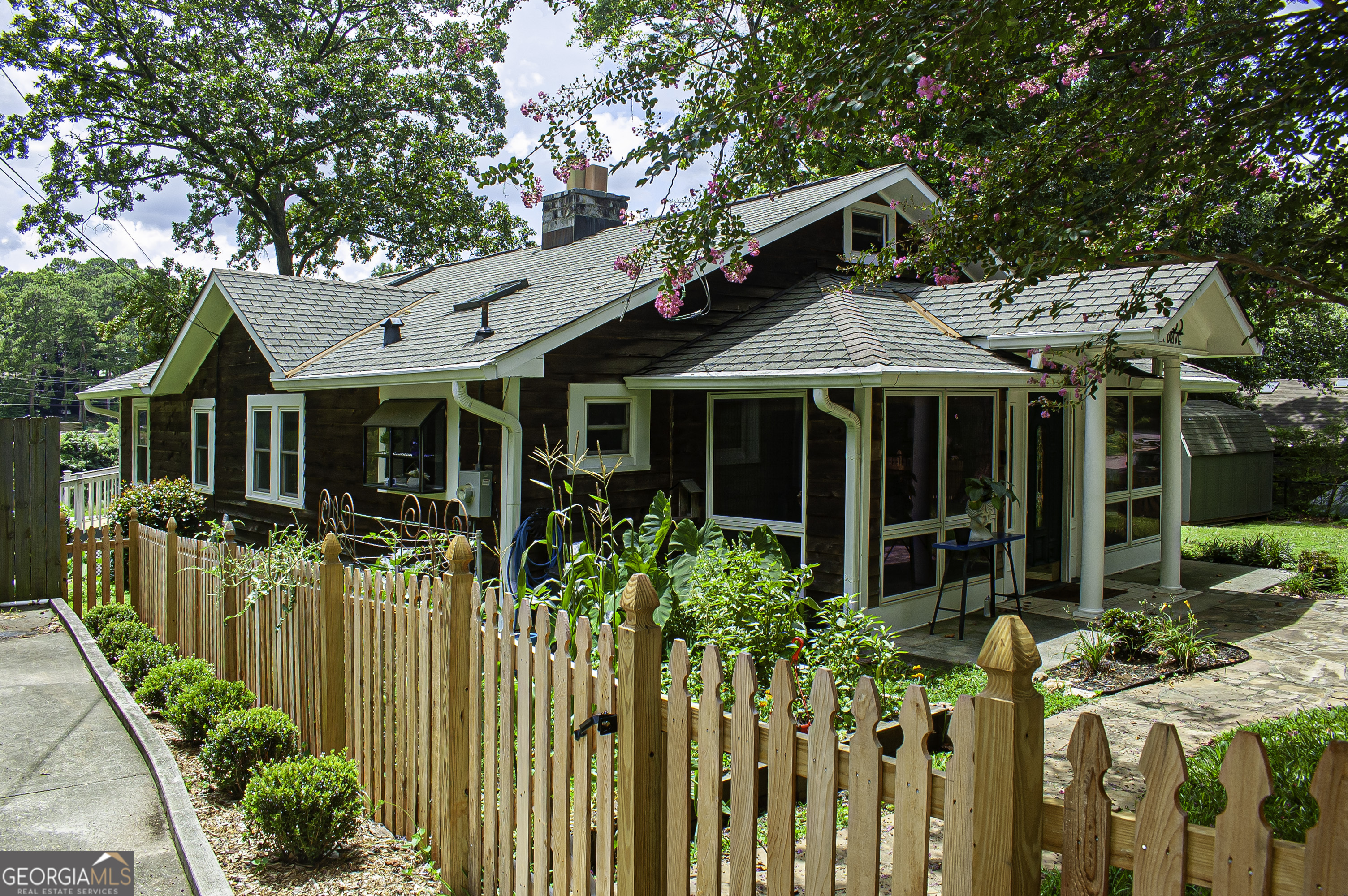 4585 Park Dr — photo