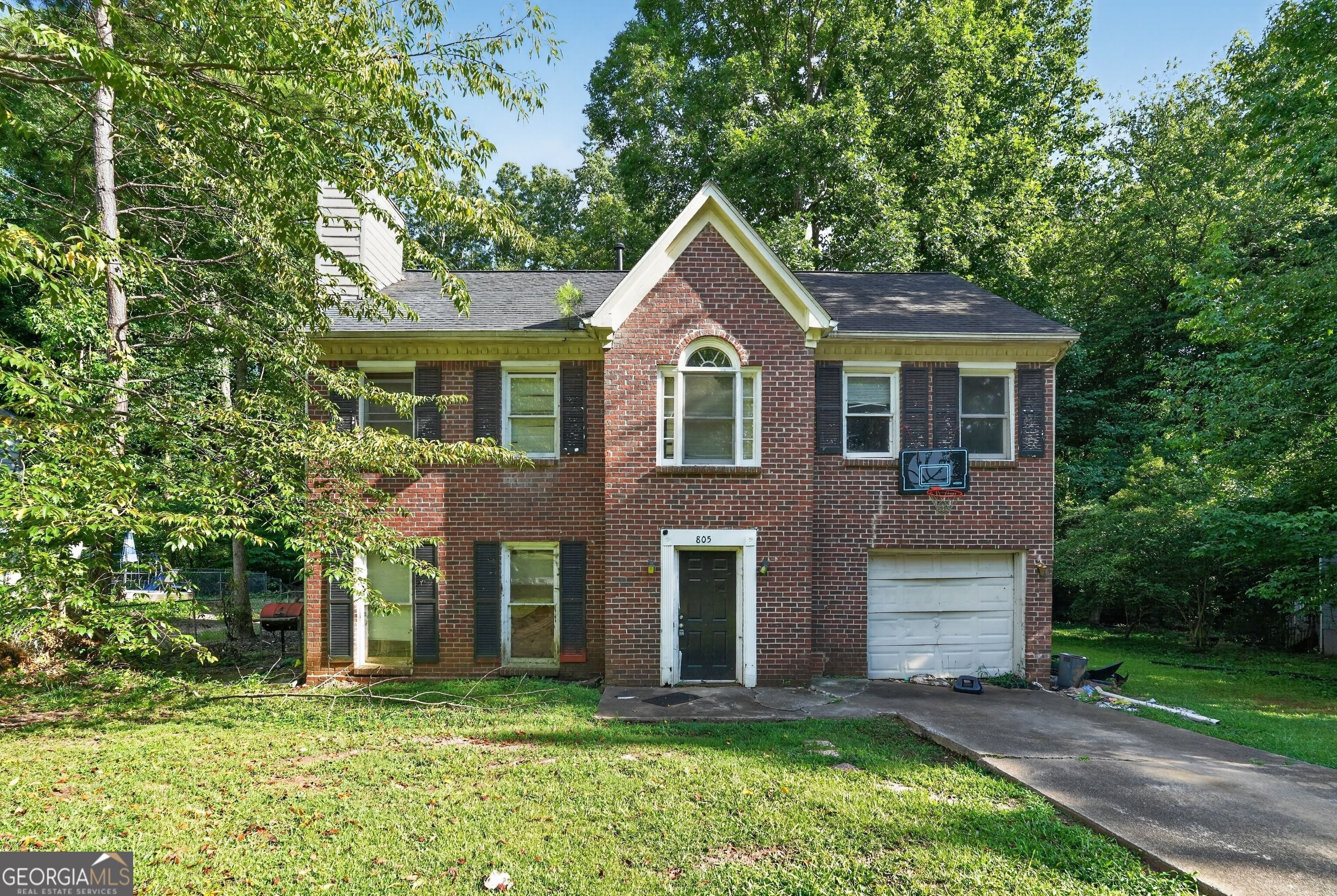 805 Greenhedge Dr — photo