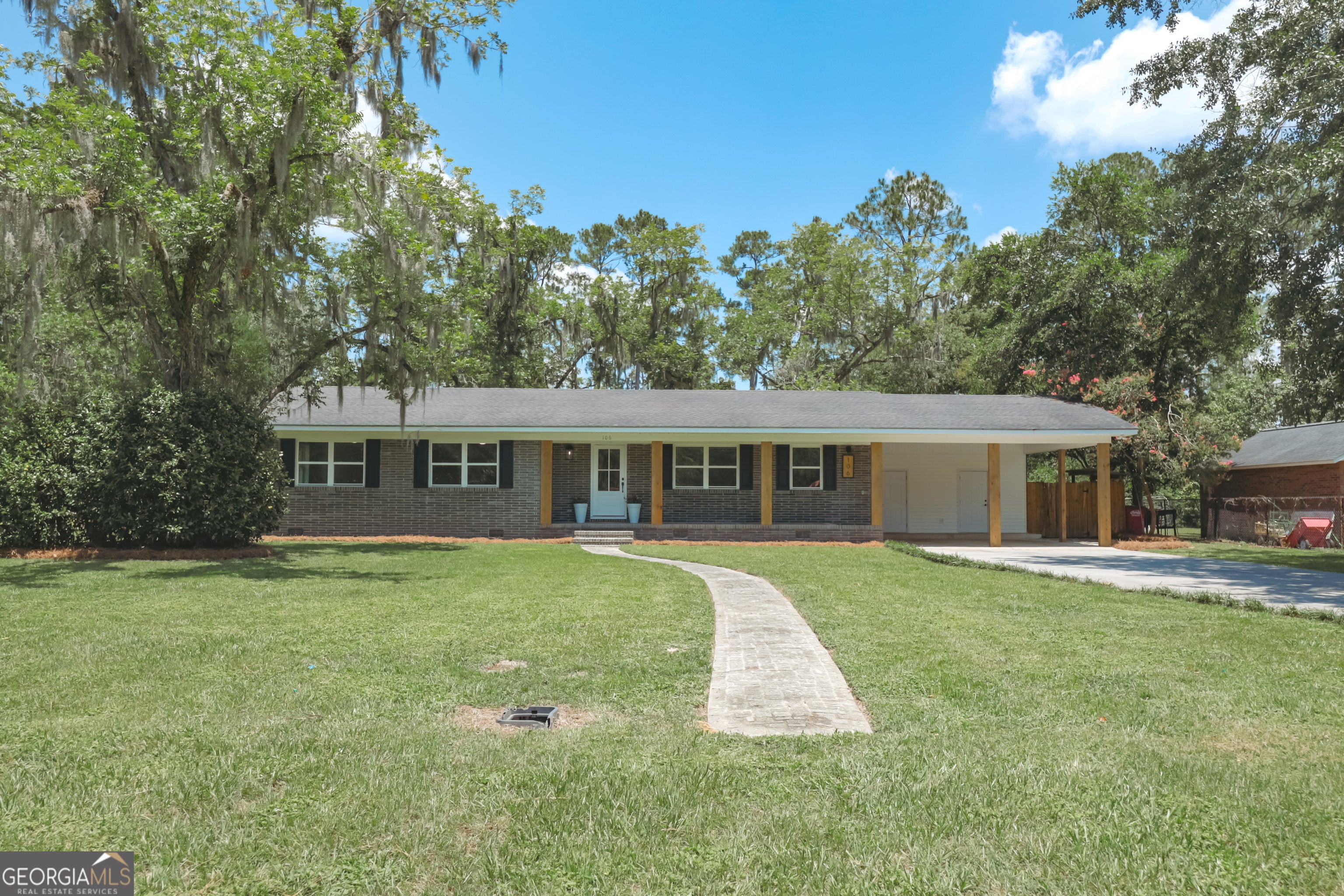 106 Pinehurst Dr — photo