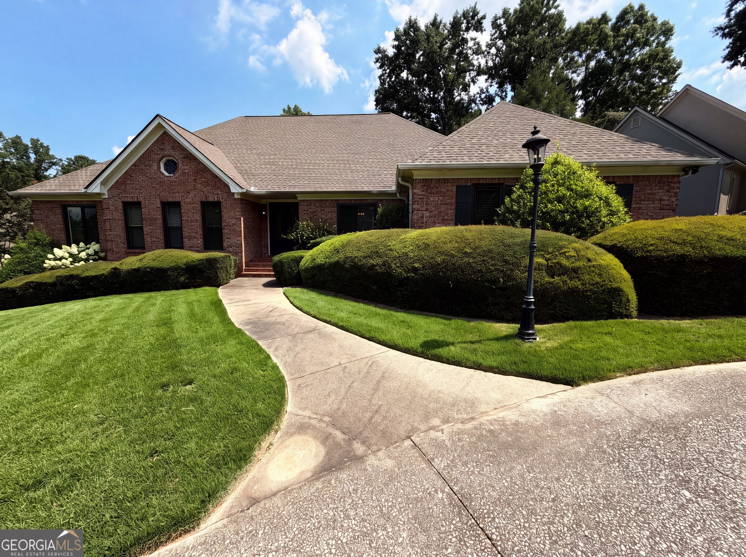 135 N Clublands Ct — photo