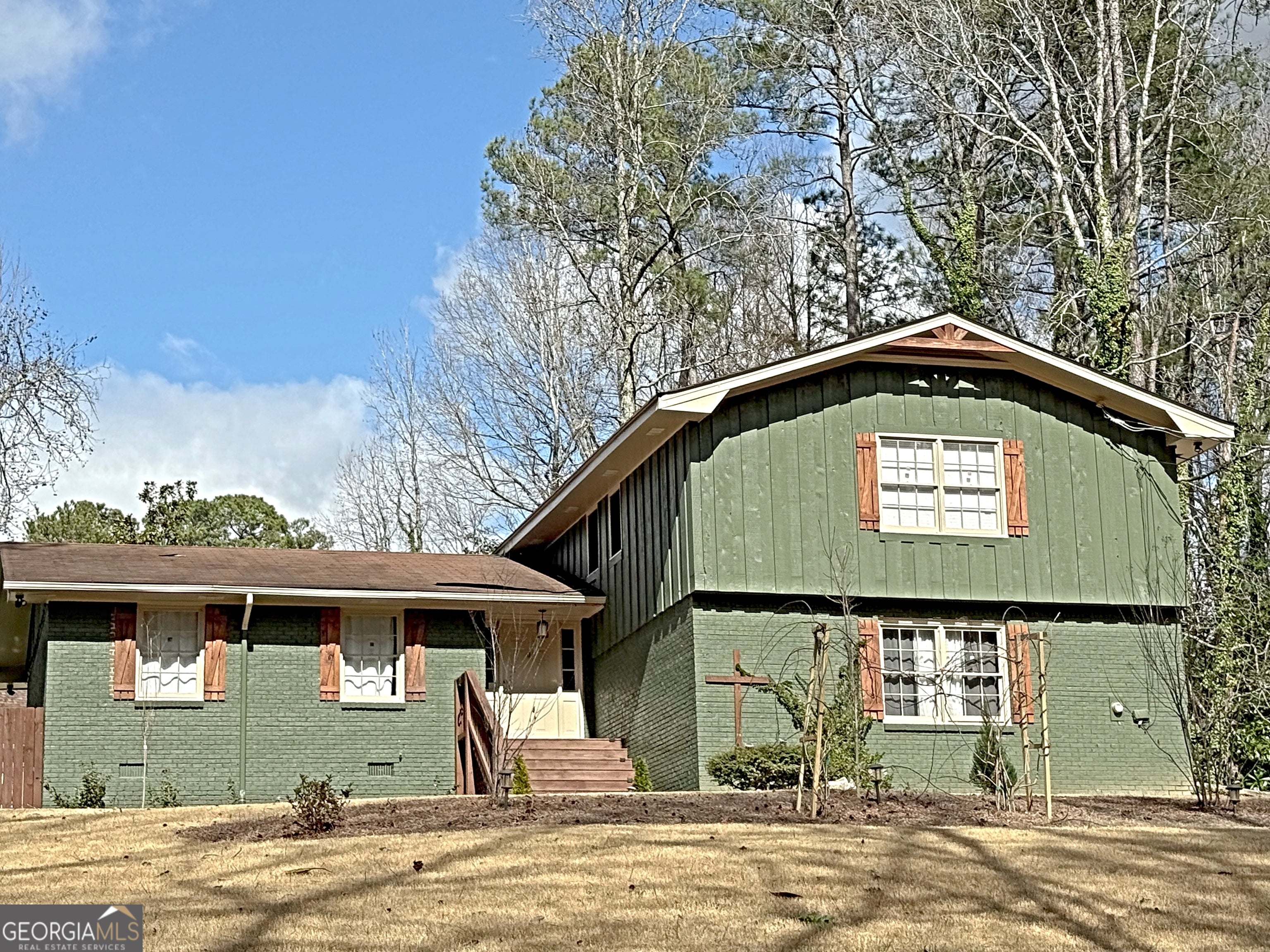 1210 Brookside Dr NE — photo