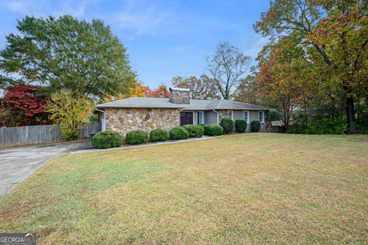 127 Windsor Dr — photo