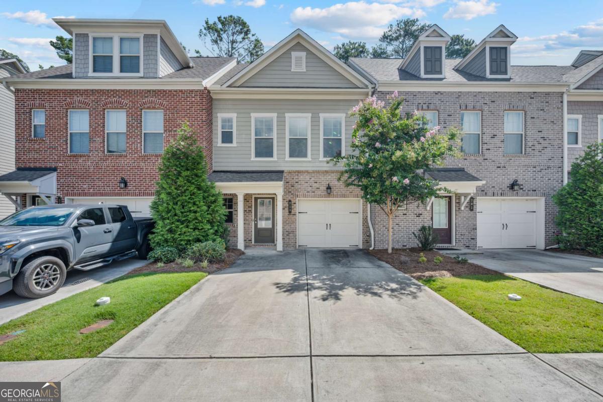 211 Mahone Dr — photo