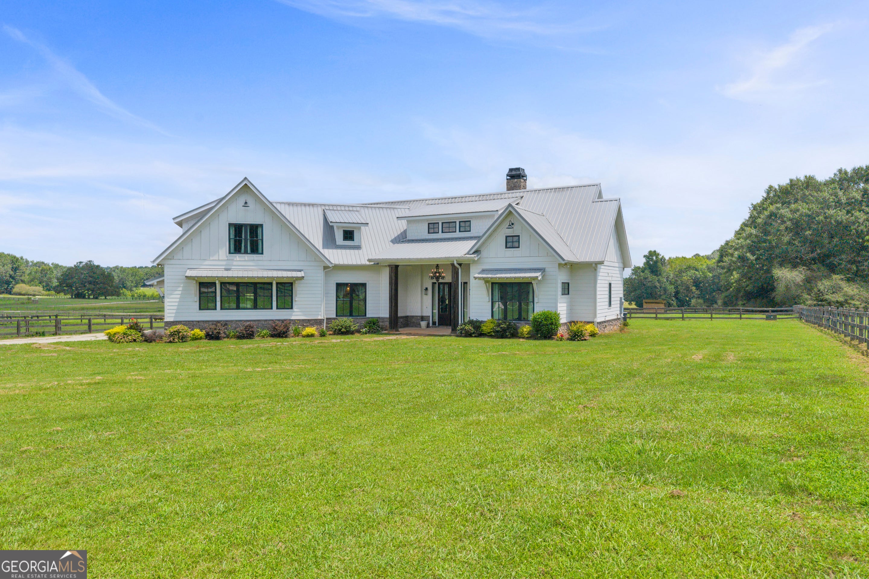 872 Woodlawn Rd — photo
