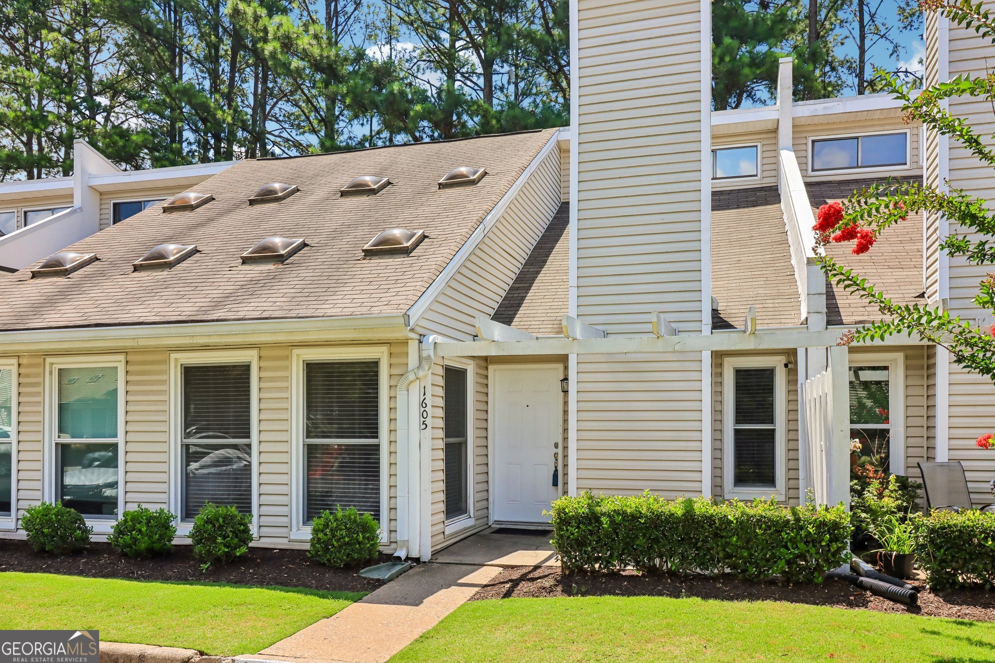 1605 Homestead Trl — photo