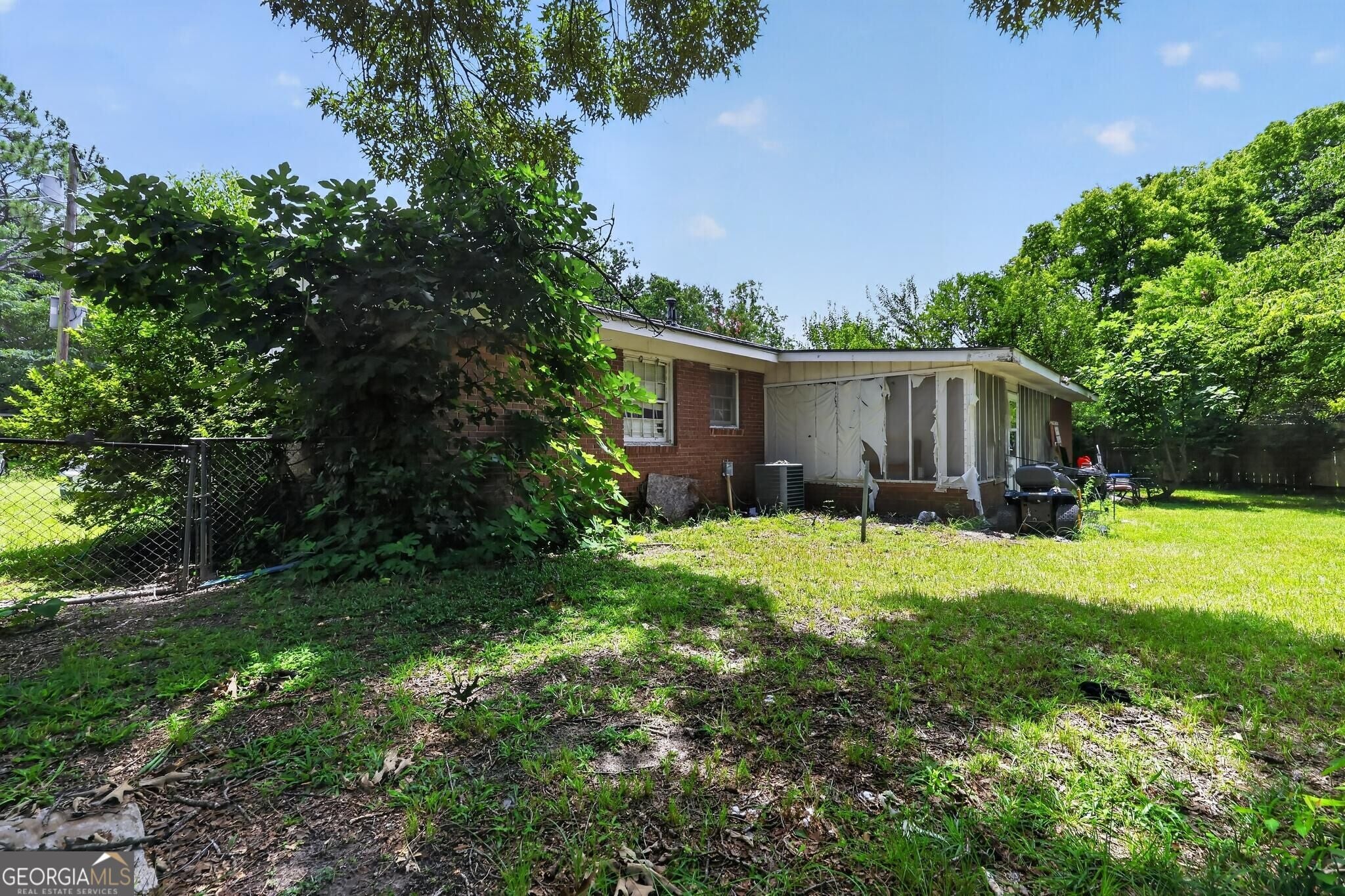 441 Sarah Dr — photo