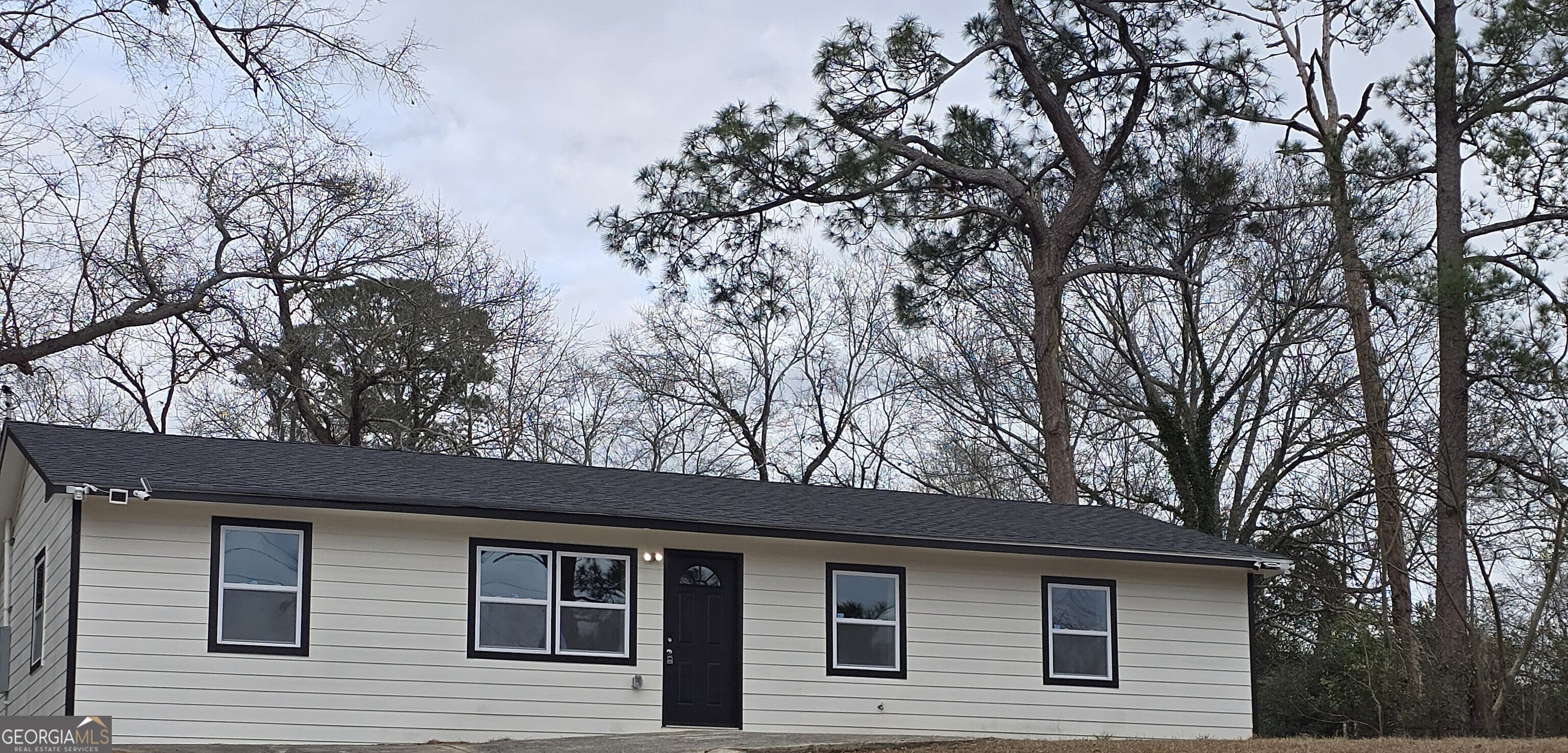 4370 Ashland Dr — photo