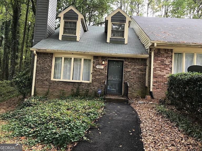 7090 Williamsburg Dr — photo