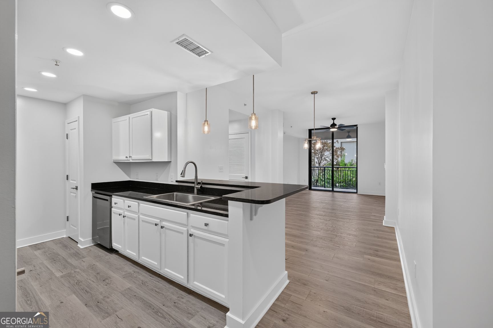 3040 Peachtree Rd NW 313 — photo