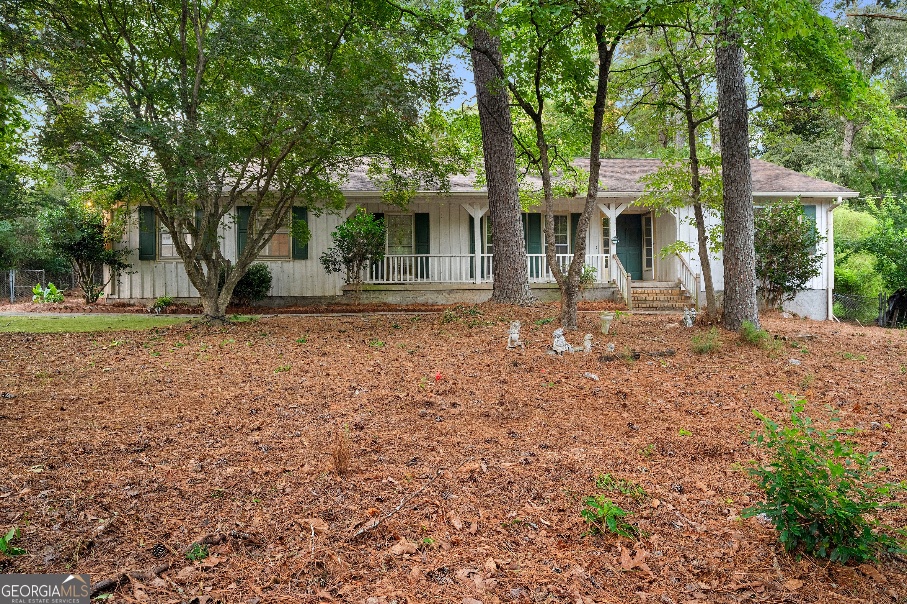 495 Huntington Dr — photo
