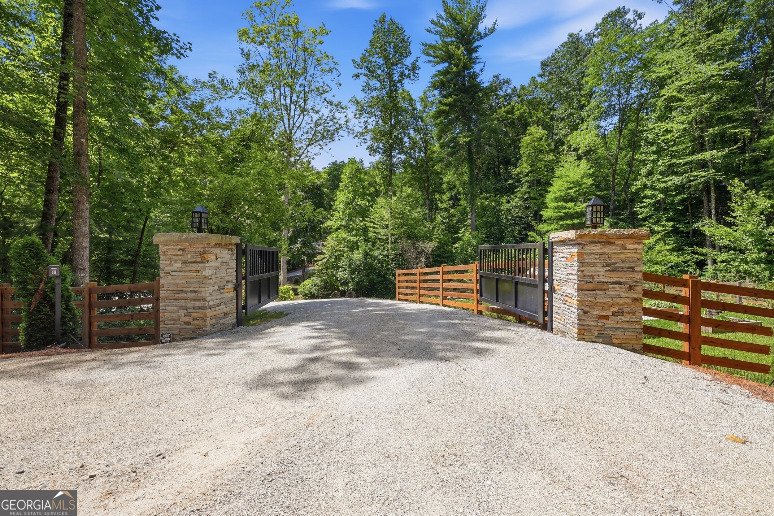 383 Bull Frog Ln — photo