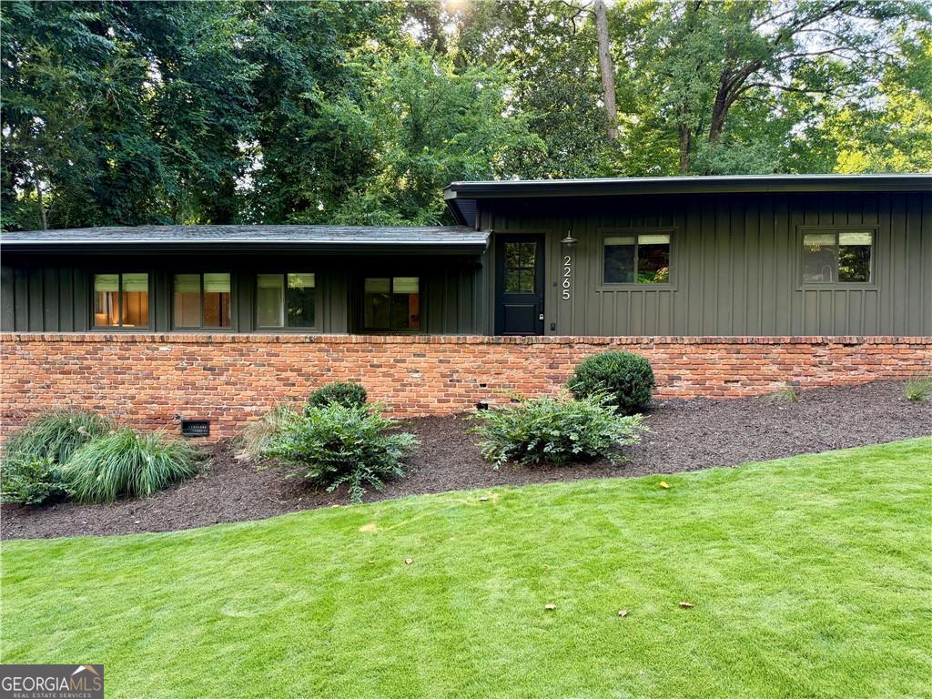 2265 Tanglewood Cir NE — photo