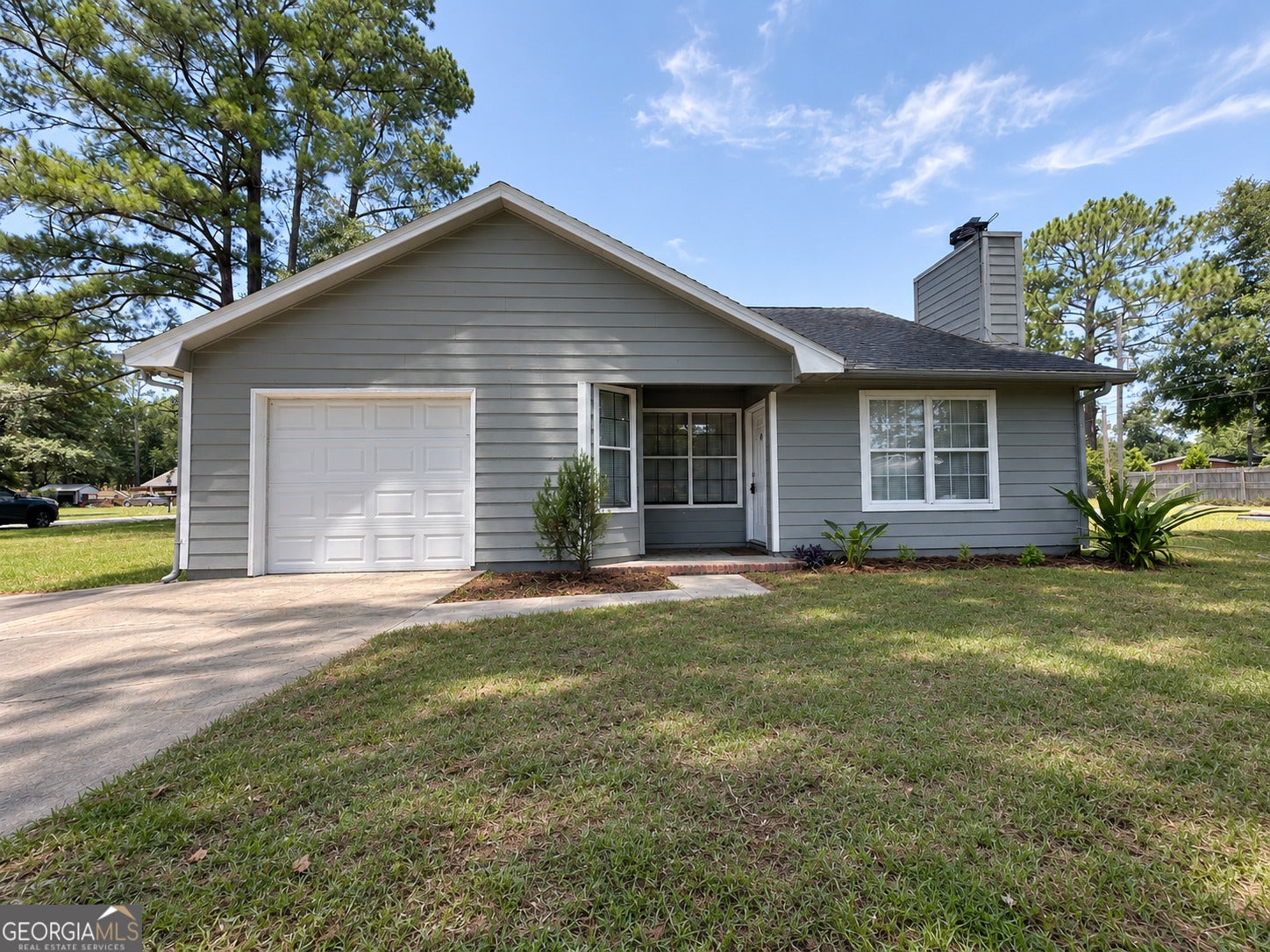 145 Maplehurst Dr — photo