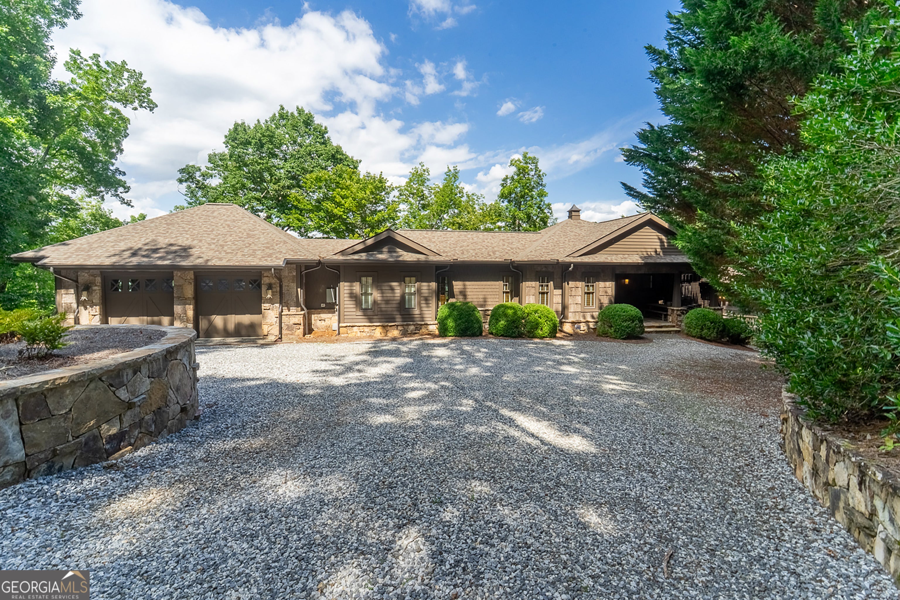 41 Lady Bug Ln — photo