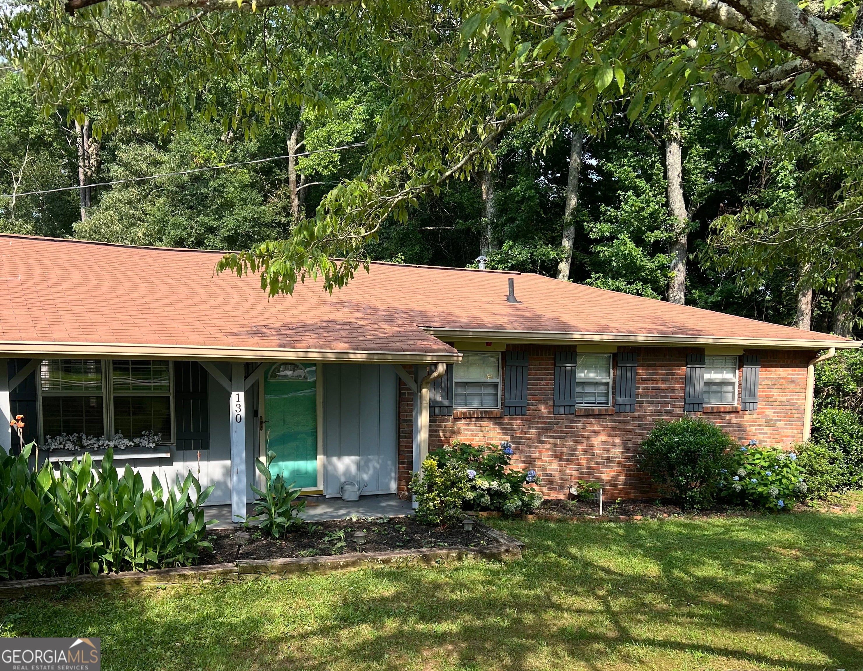 130 Shaw Dr — photo