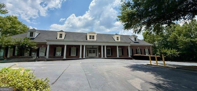 225 Country Club Dr — photo