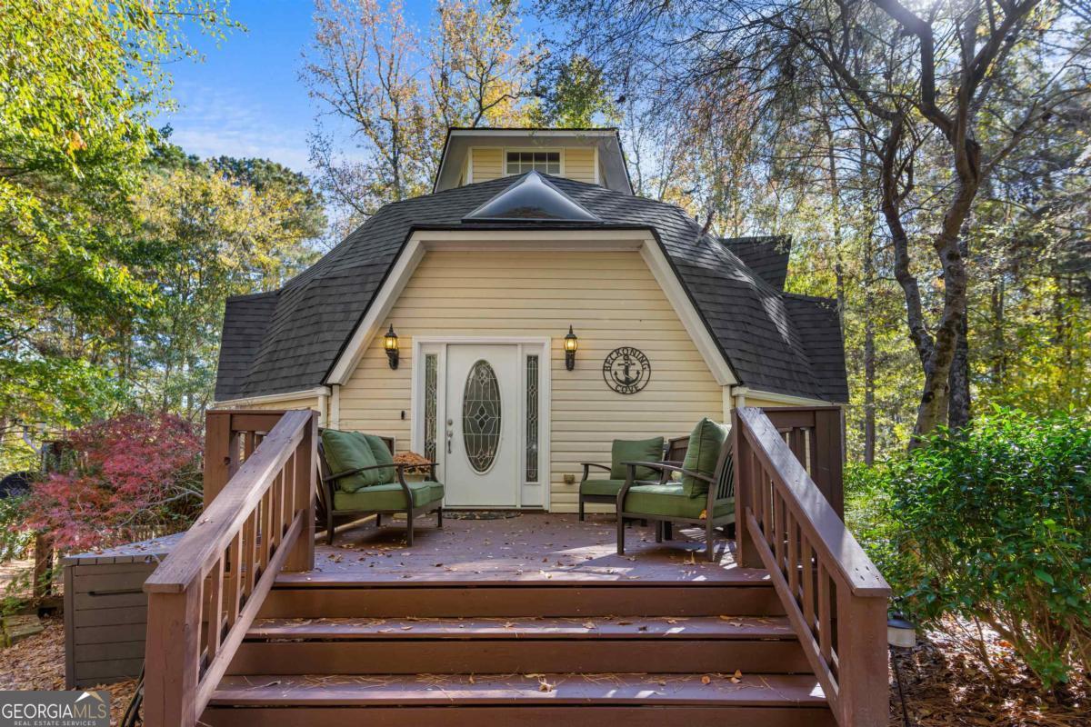 1251 White Oak Dr — photo