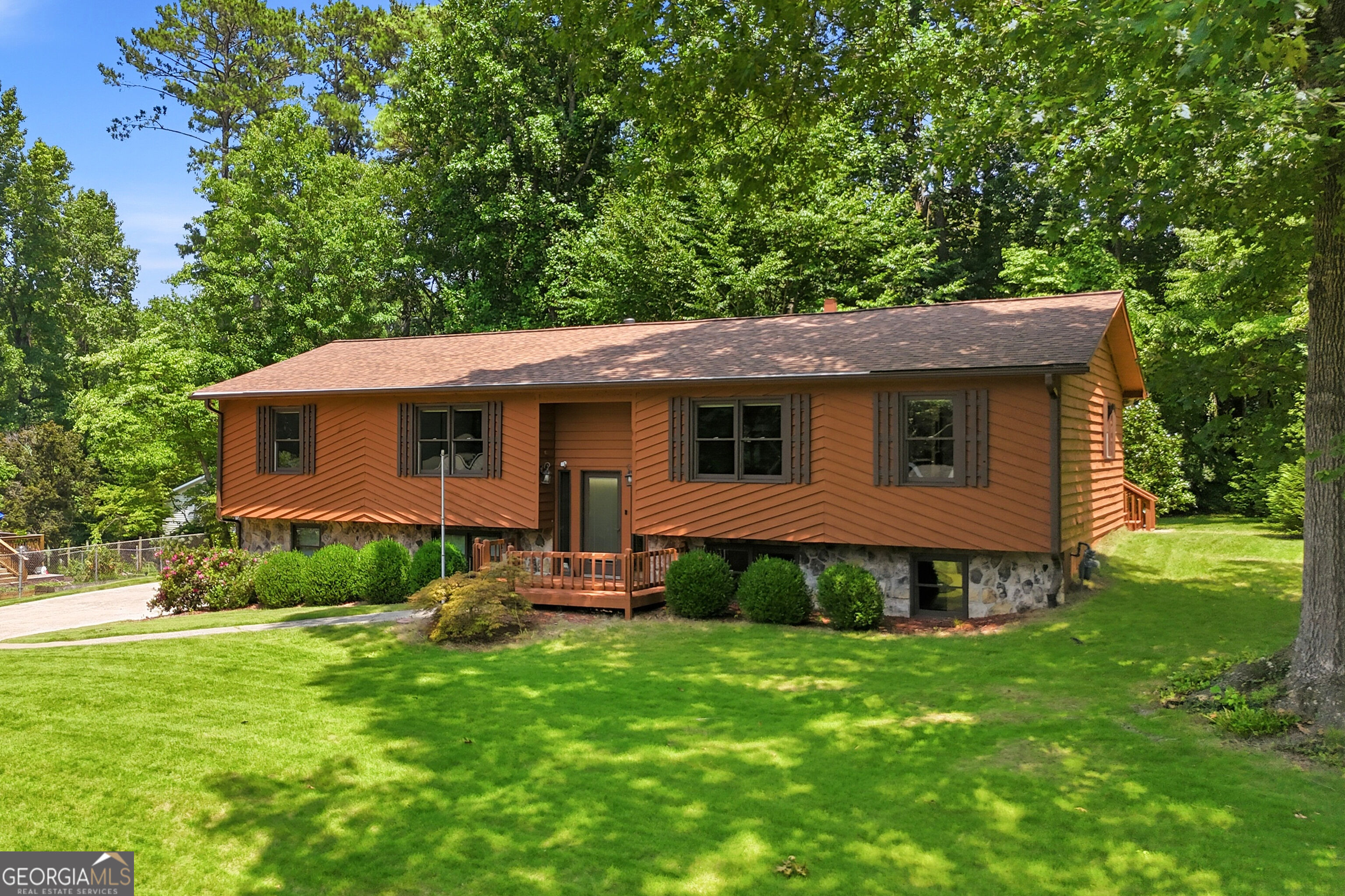 2448 Annandale Dr — photo