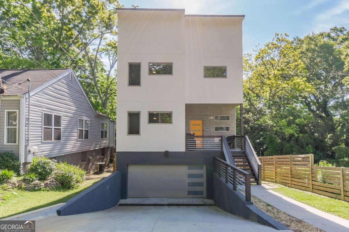 406 E Side Ave SE — photo