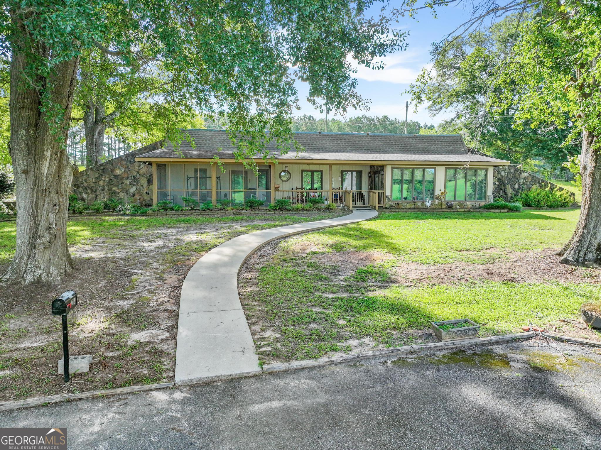 818 McCrary Rd — photo