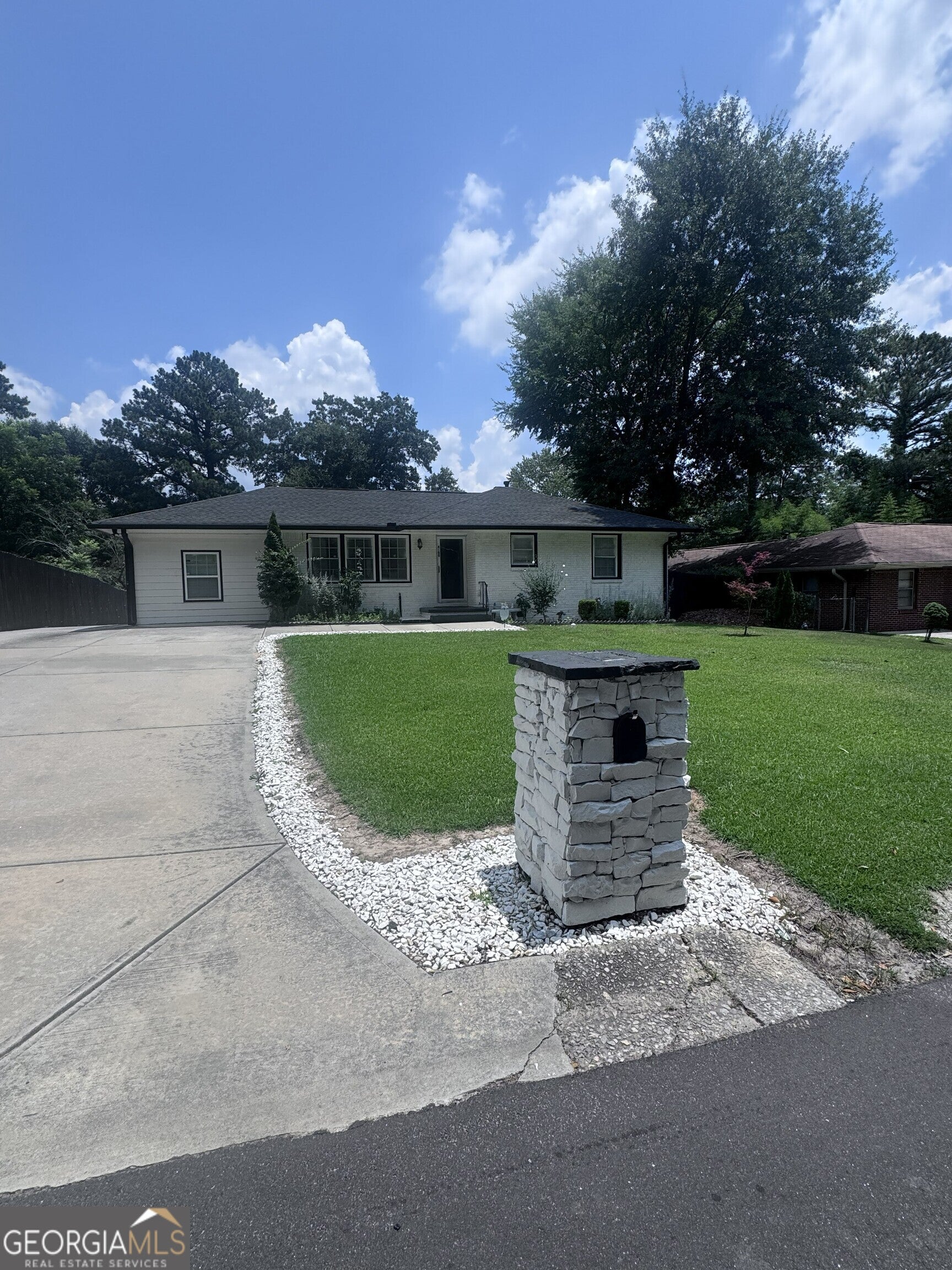 4100 Scott Dr — photo