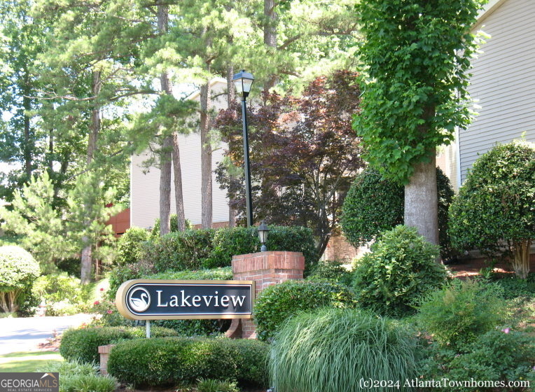 60 Basswood Cir — photo