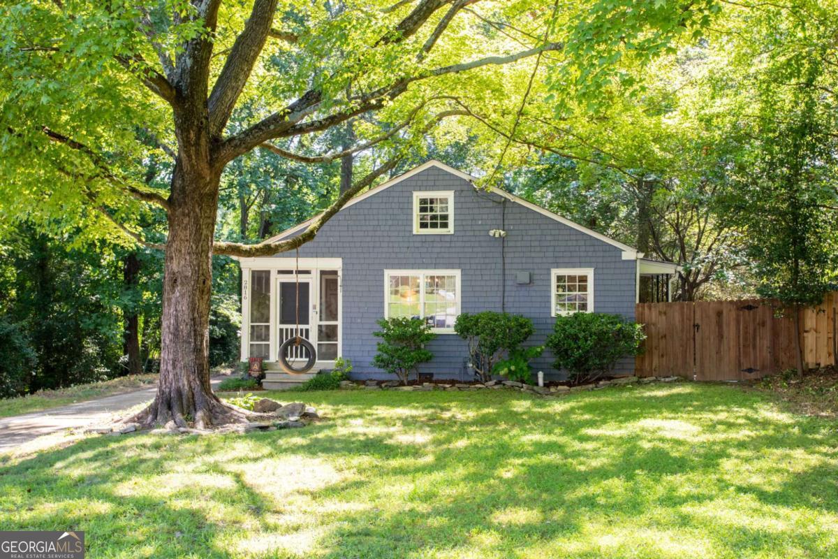 2816 Defoors Ferry Rd NW — photo