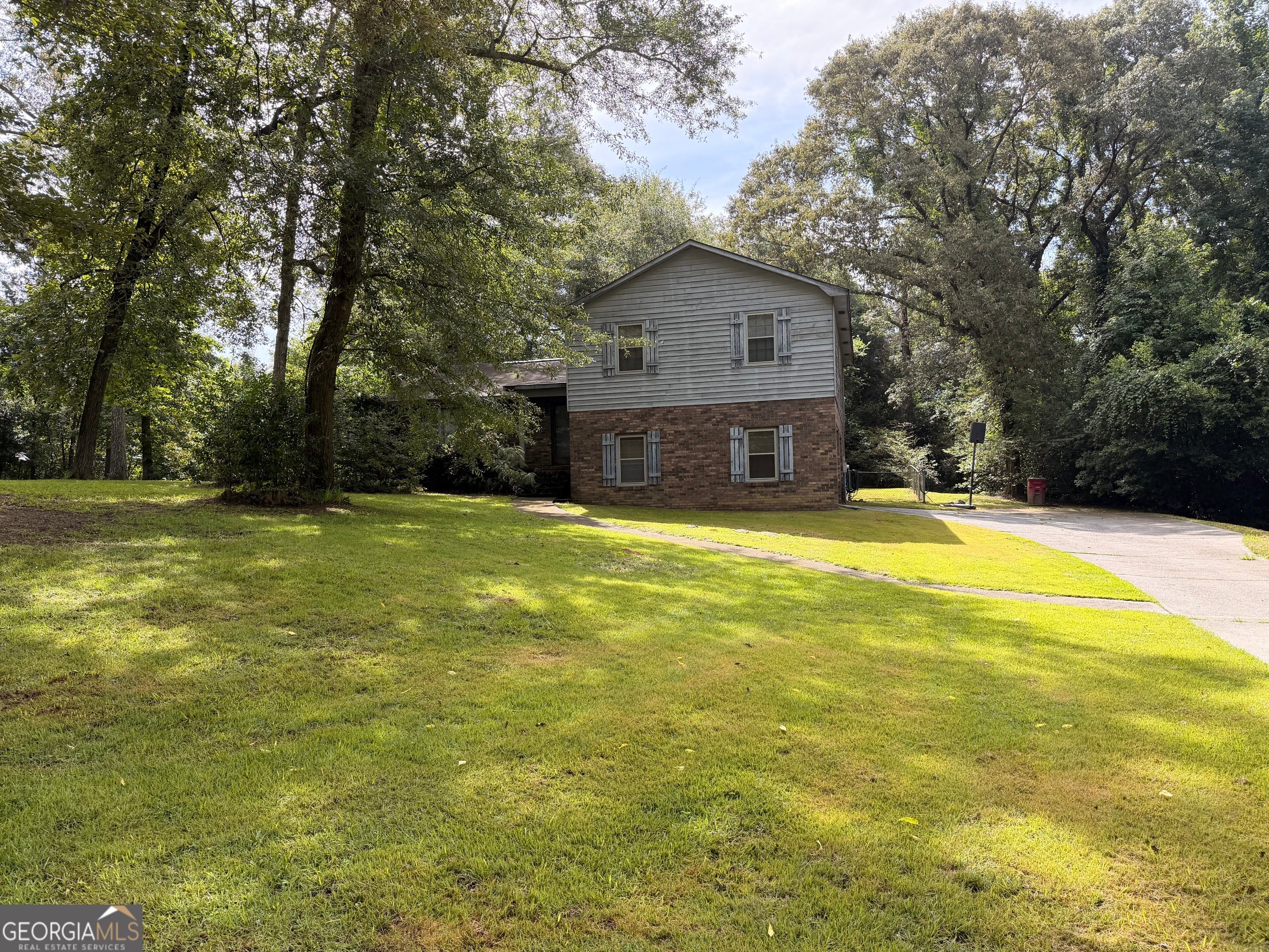 7194 Everett Dr — photo