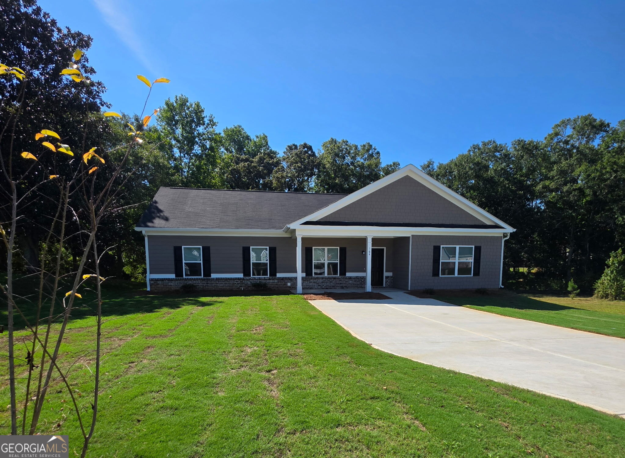 164 Charlotte Dr — photo