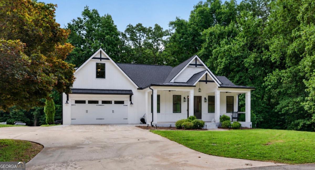 6052 Oak Hill Dr — photo