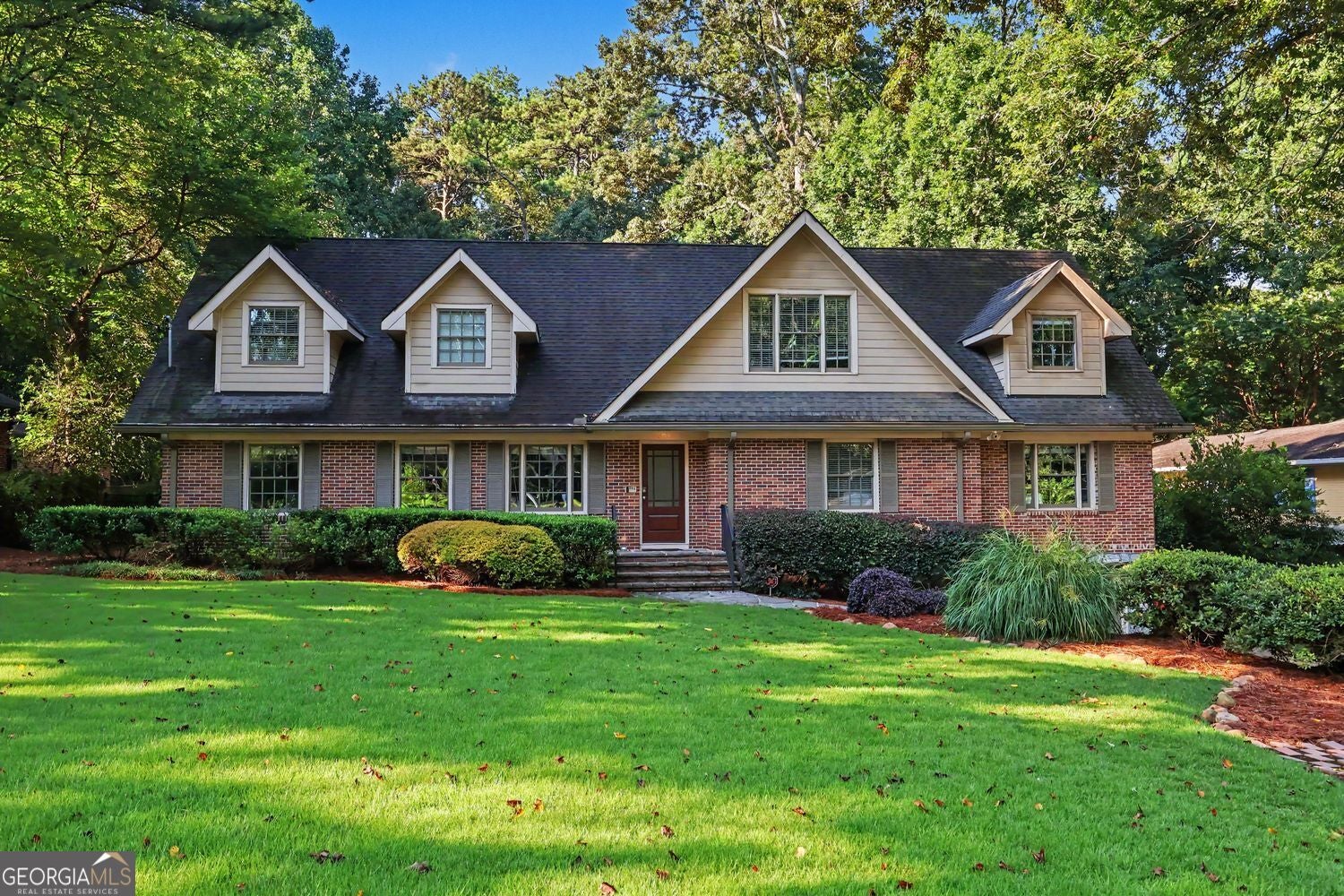 804 Pinetree Dr — photo