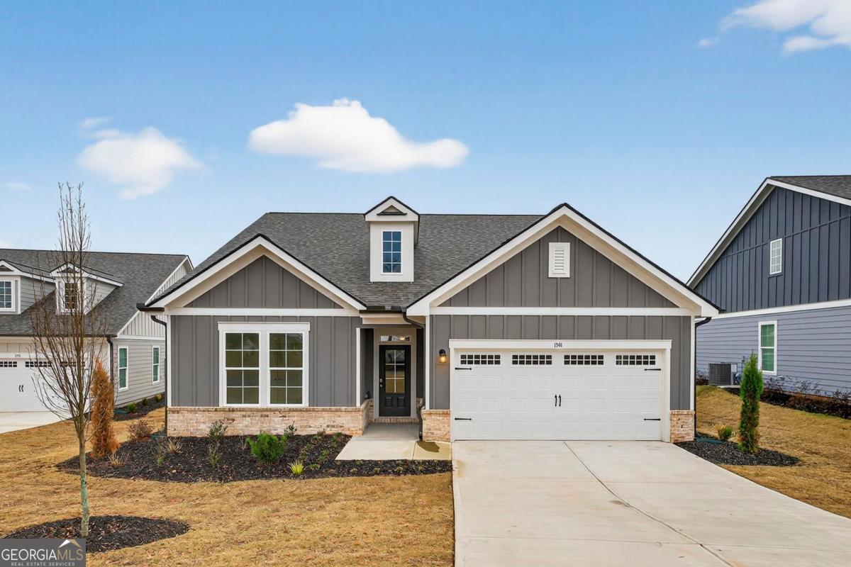 1541 Lake Dr — photo