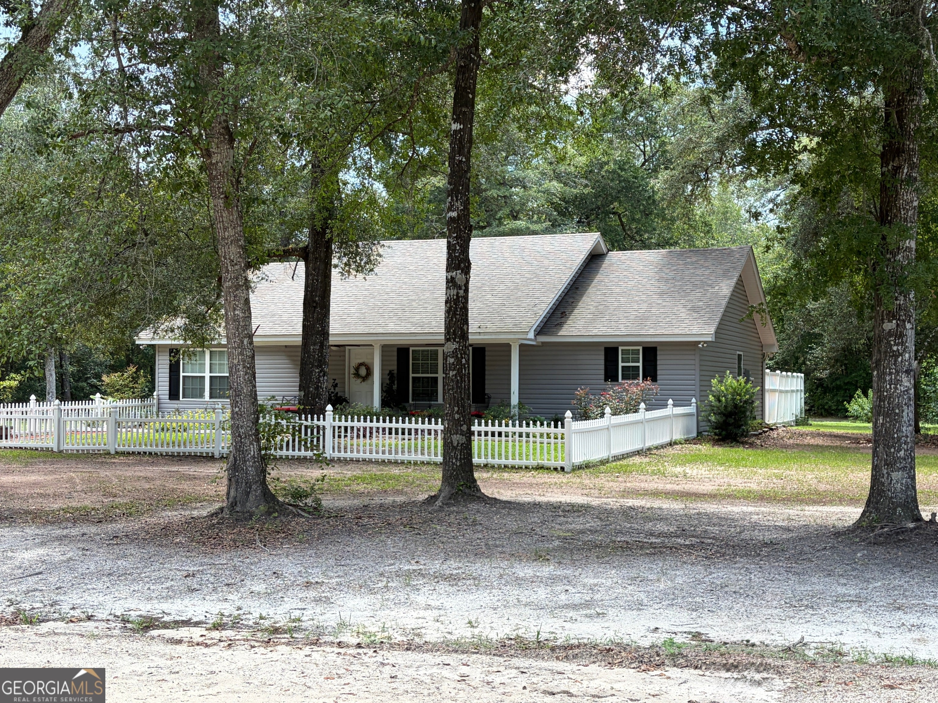 325 Creekview Dr — photo