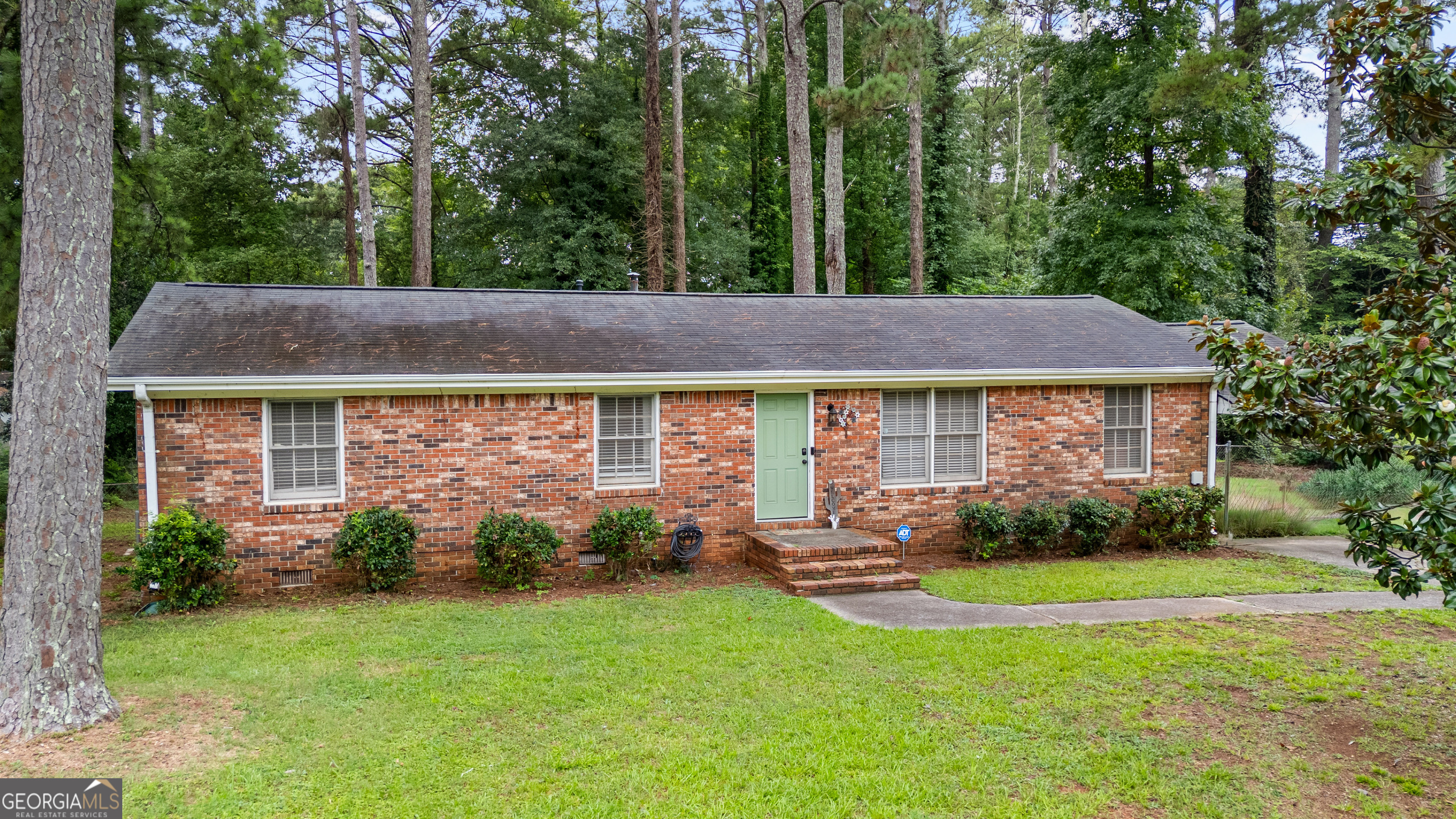 859 King Dr SE — photo