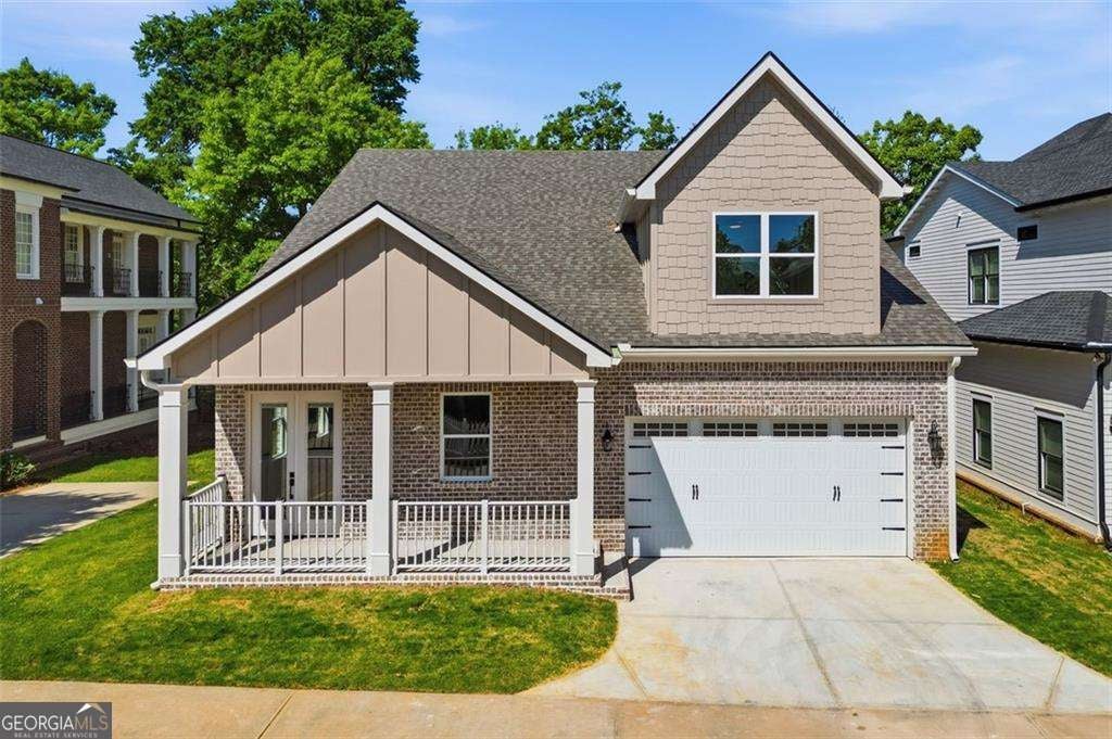 2107 E Haven Dr NE — photo