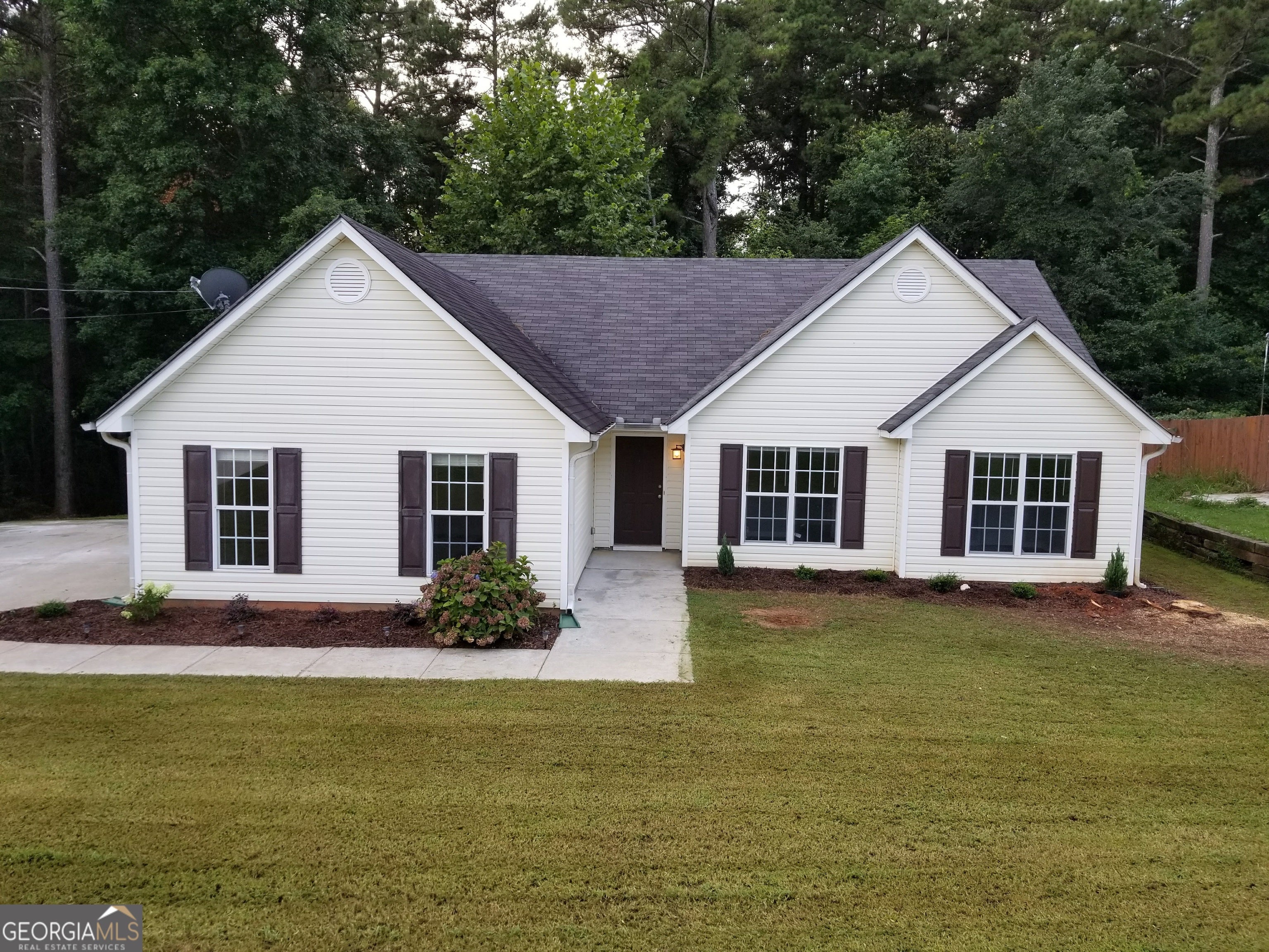 2720 Dacula Cove Cir — photo