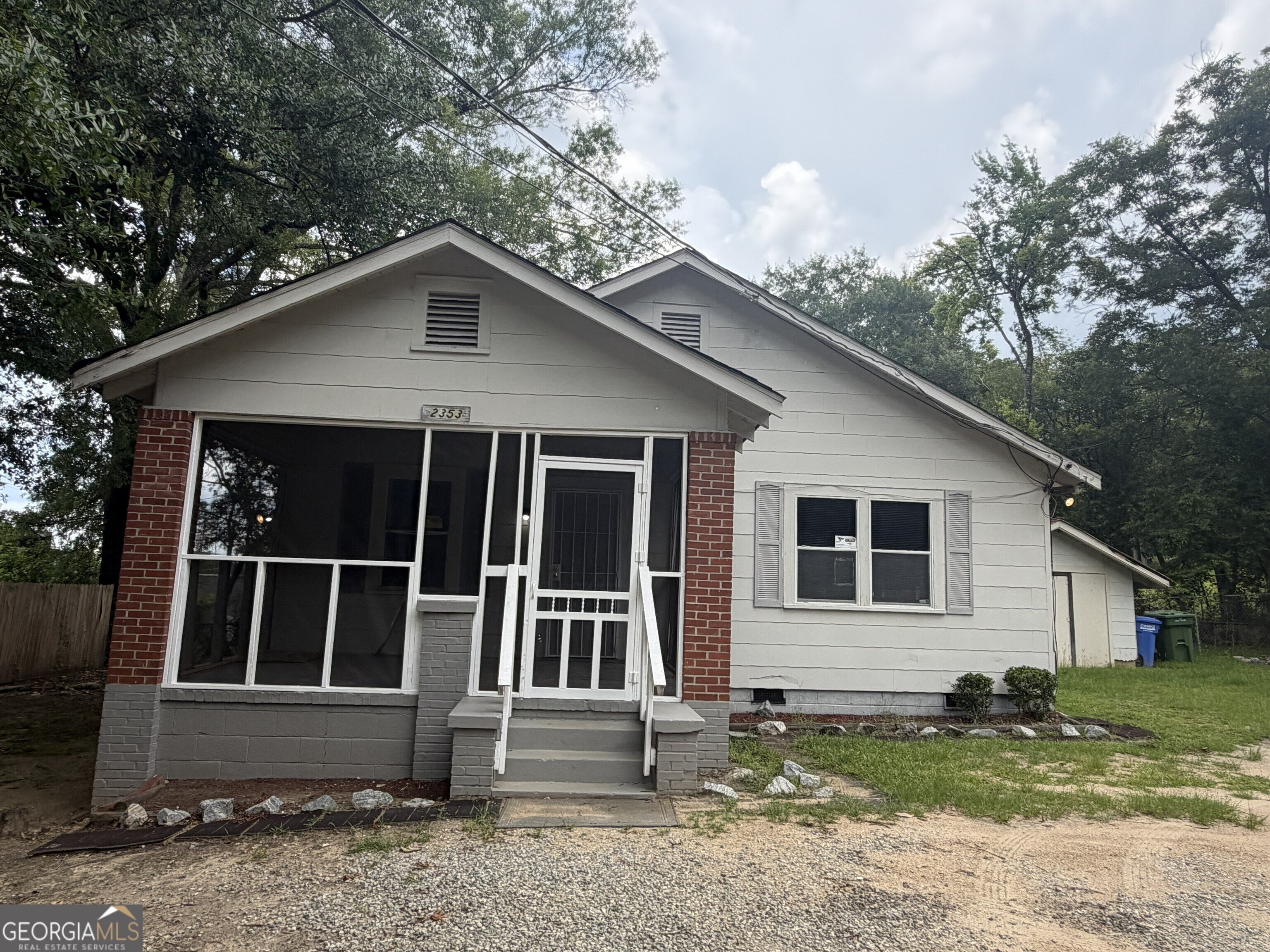 2353 Shelby St — photo