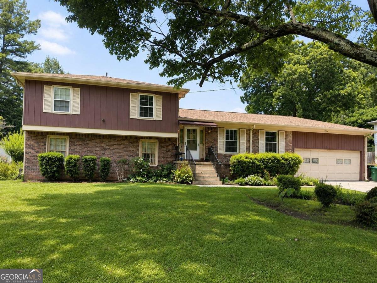 741 Corundum Ct — photo