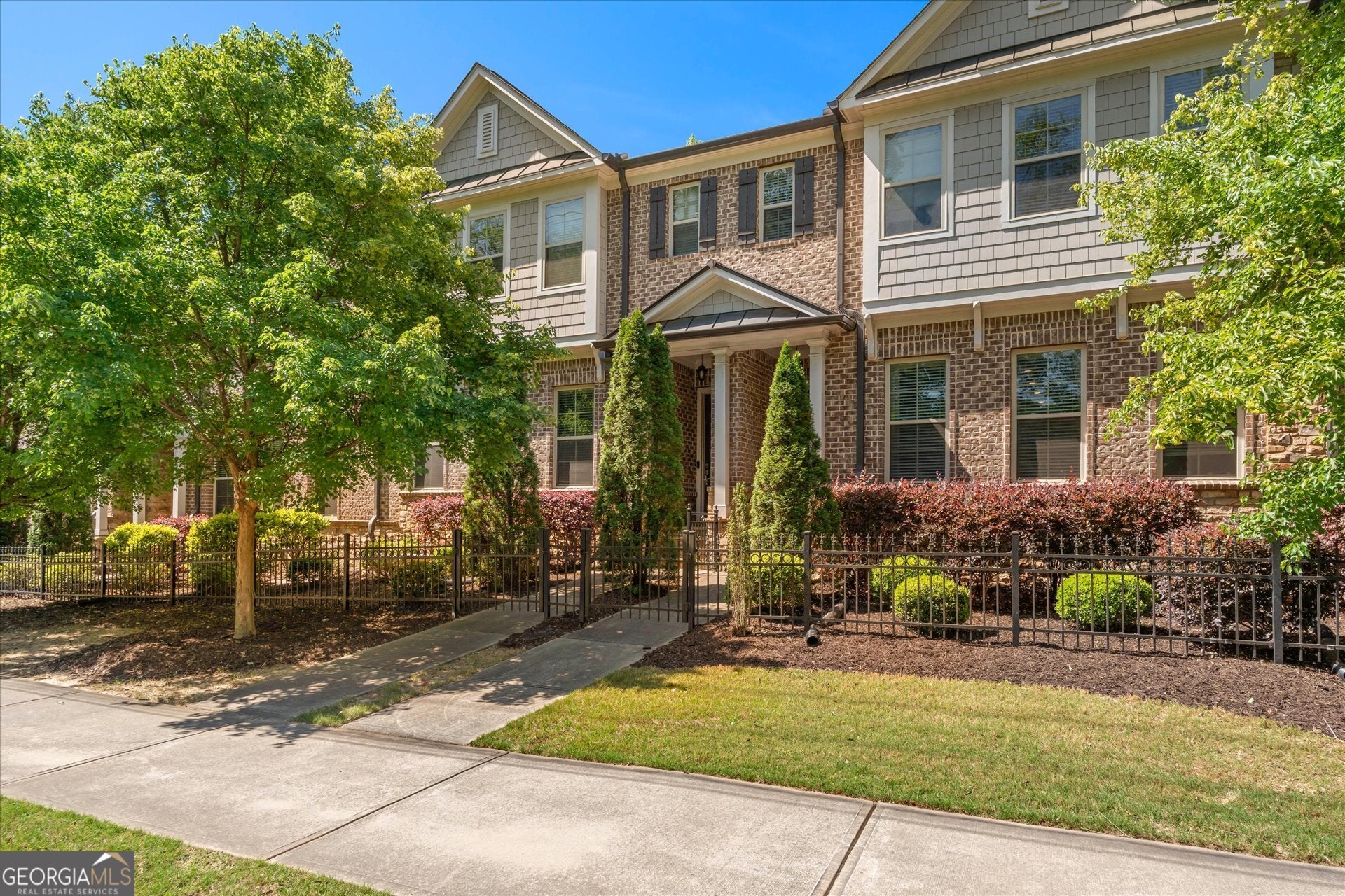1820 Stephanie Trl — photo
