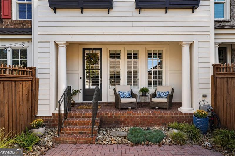 6088 Holly Park Ln — photo