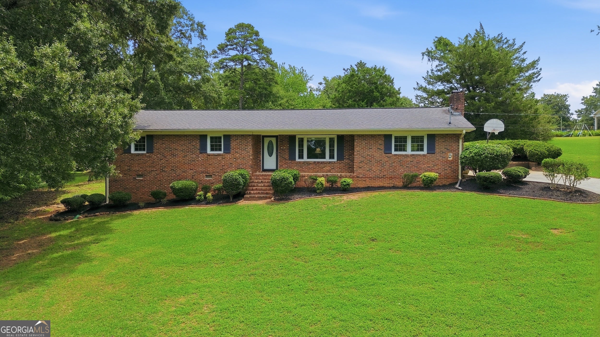 520 Springdale Dr — photo