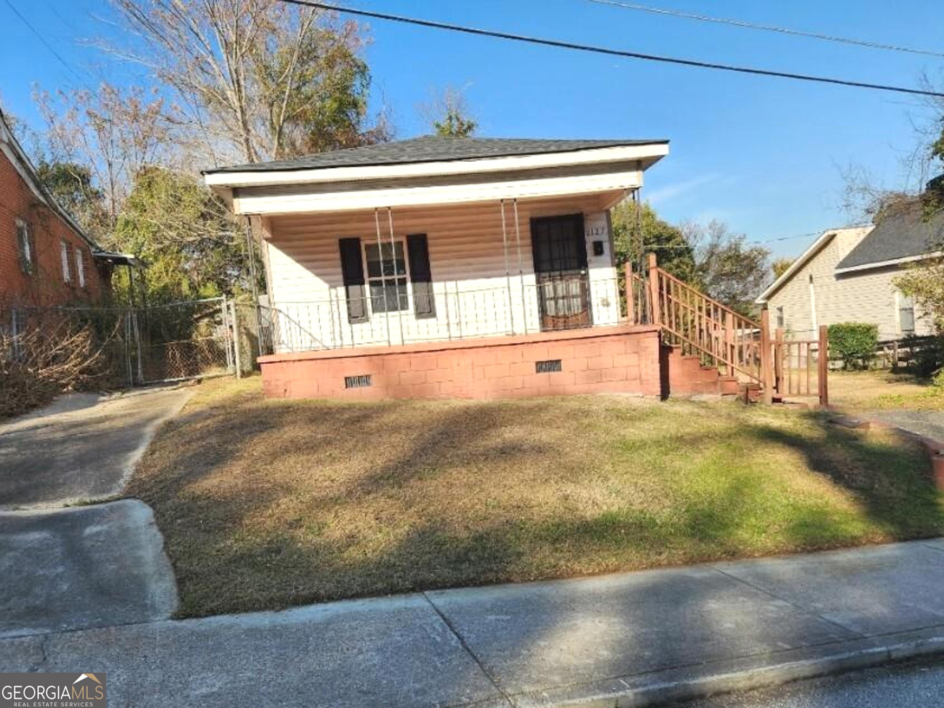 2127 Walnut St — photo