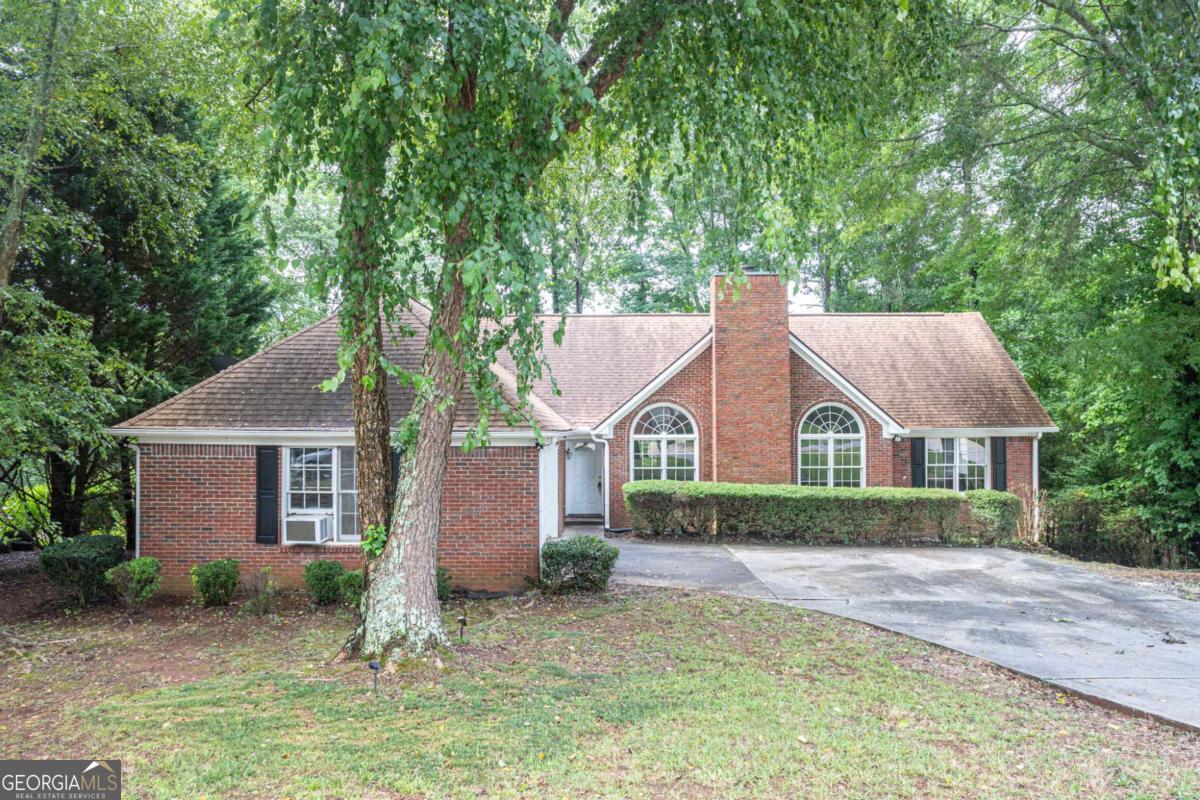 1404 Glenfield Dr — photo