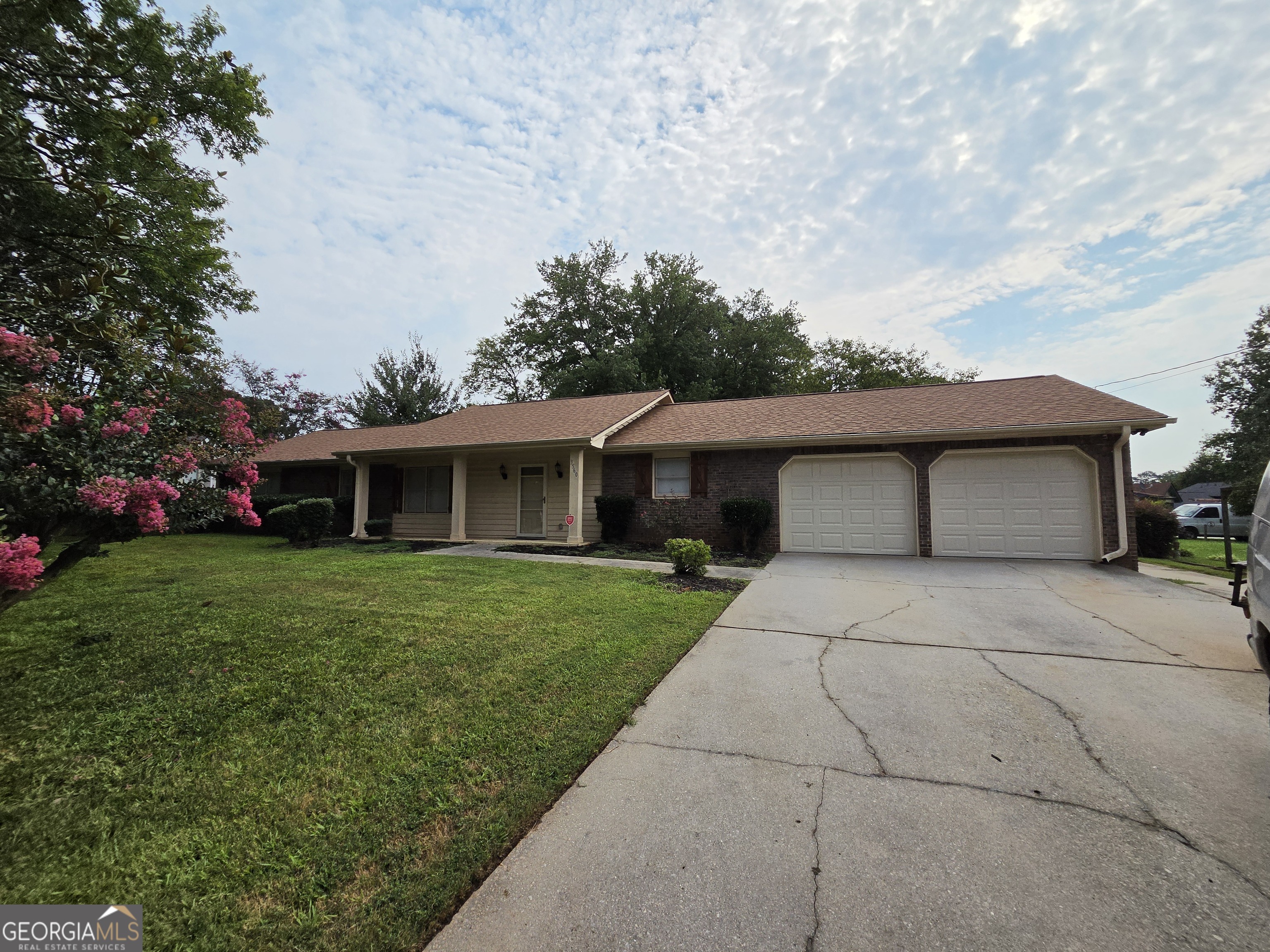 3560 Sandhill Dr SE — photo