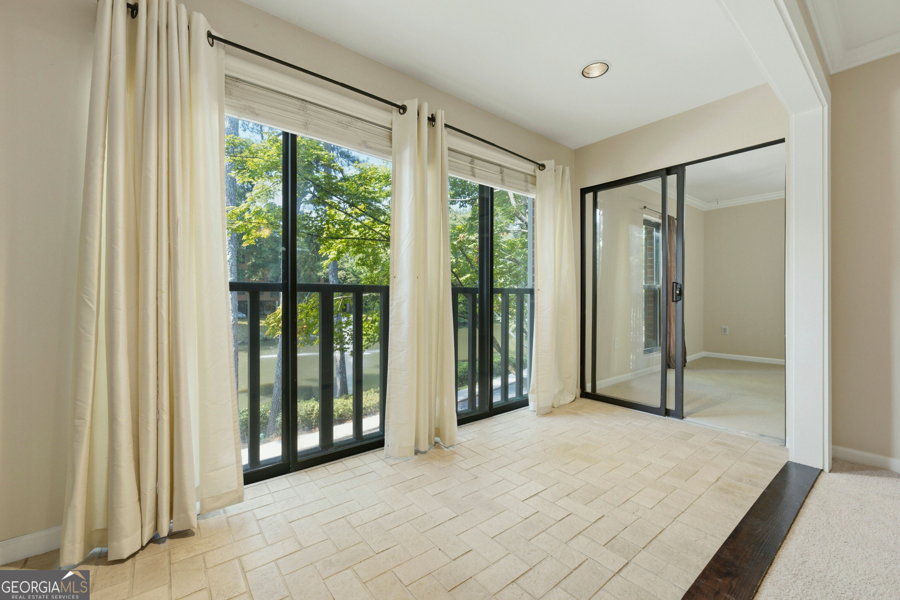 23212 Plantation Dr NE — photo